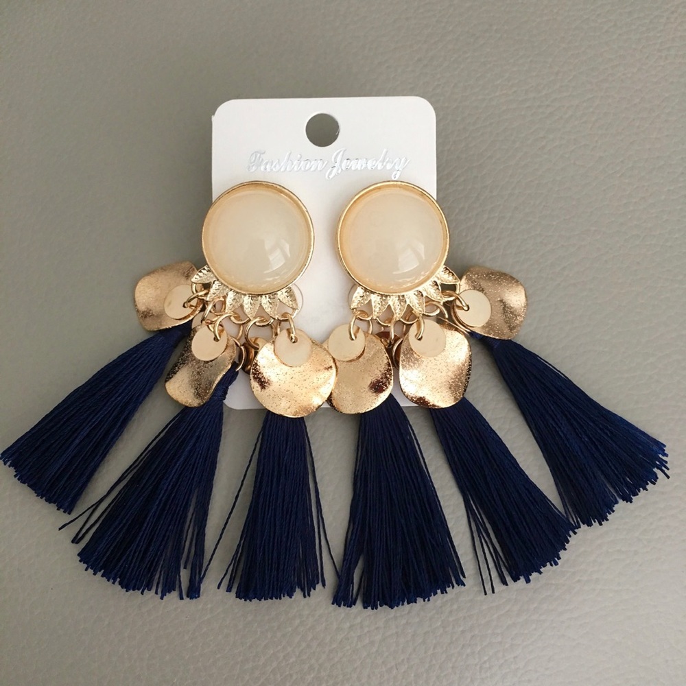 Tassels Earrings ( NWT)